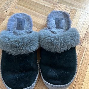 Black Ugg Slippers
